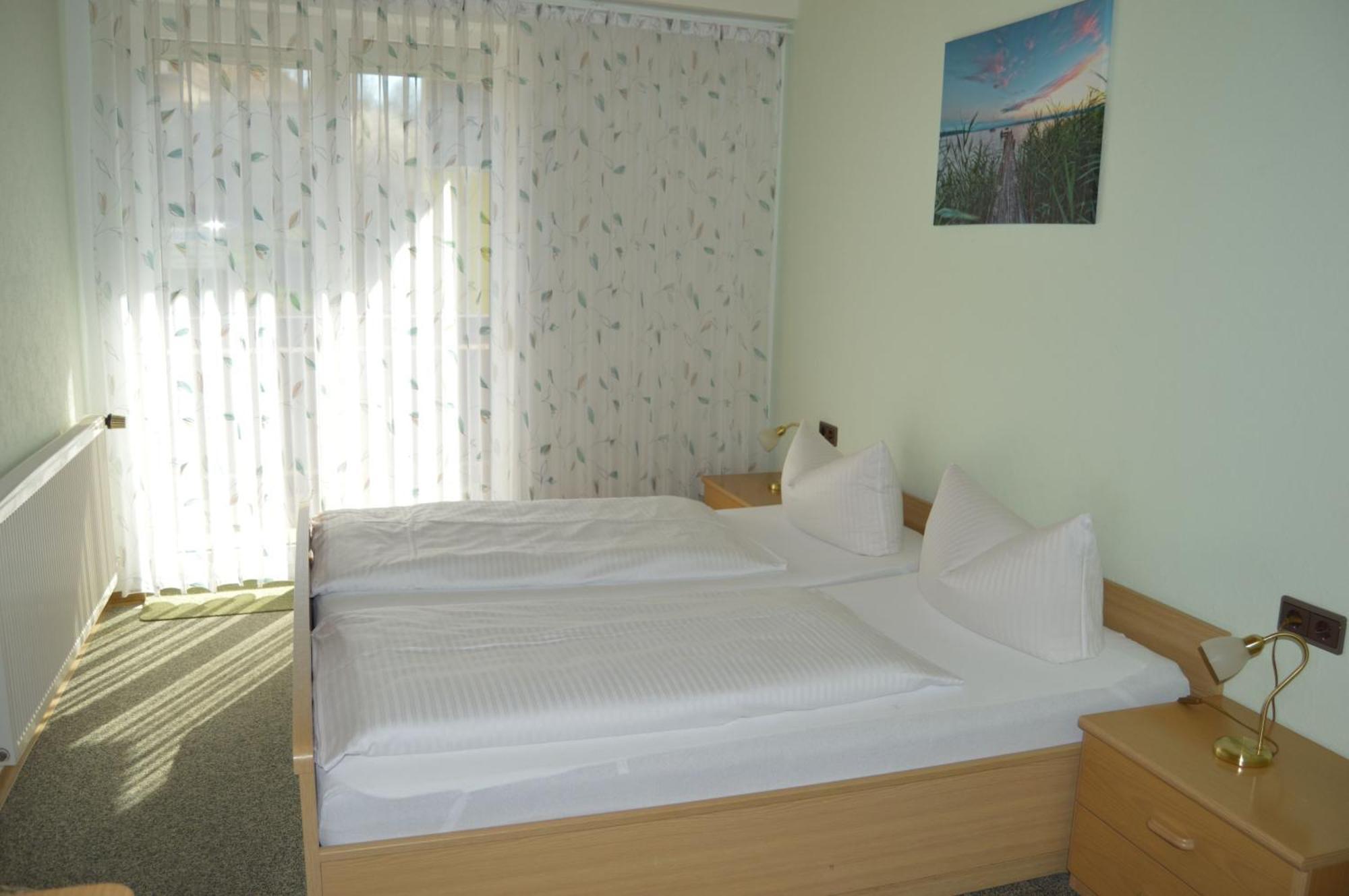 Gasthof-Pension Fraenkische Schweiz Обертрубах Экстерьер фото
