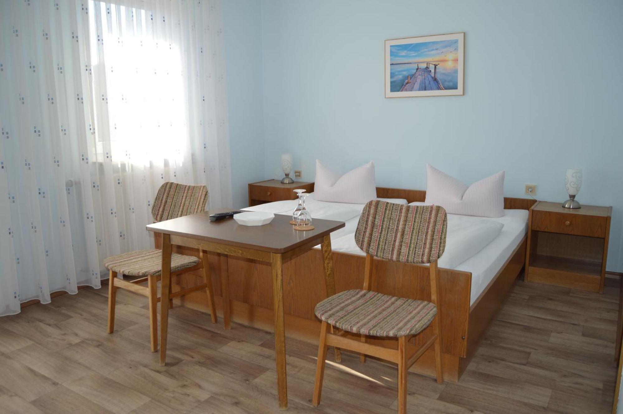 Gasthof-Pension Fraenkische Schweiz Обертрубах Экстерьер фото